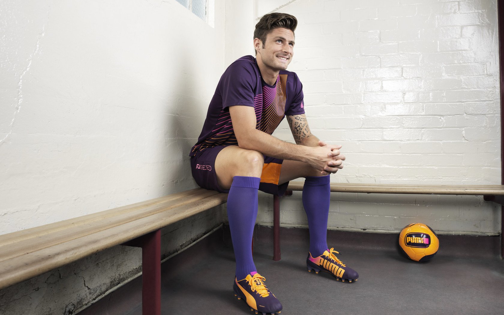 开云品牌-乔治外线手感回暖关键三分帮助快船反超，快船乔治外号